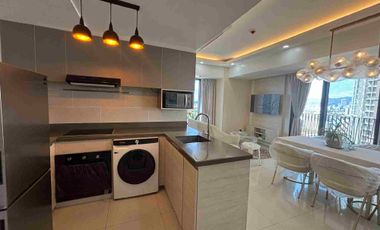 FOR SALE: Large 1BR with Balcony with Seaview in Mandani Bay Cebu. Interior Designed with Extra Maid’s Room.