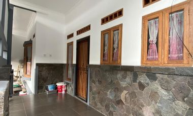 RUMAH LUAS NYAMAN TERAWAT 2 LANTAI SIAP HUNI DI SARIWANGI BANDUNG