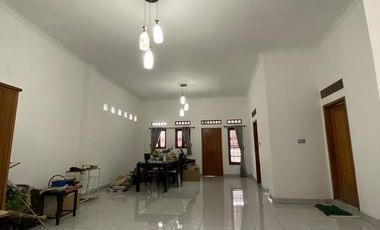 RUMAH LUAS NYAMAN TERAWAT 2 LANTAI SIAP HUNI DI SARIWANGI BANDUNG