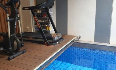 Strategis dekat akses toll!finishing premium, Private Pool Nego sampai jadi Jual cepat Rumah siap huni di Puri Mansion