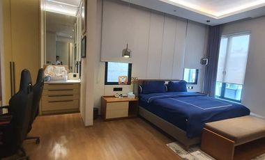 Strategis dekat akses toll!finishing premium, Private Pool Nego sampai jadi Jual cepat Rumah siap huni di Puri Mansion