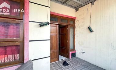 RUMAH DAN RUANG USAHA DI SOLO UTARA DEKAT ASRAMA HAJI DONOHUDAN