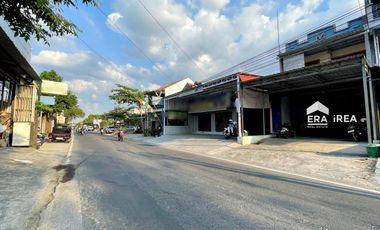 RUMAH DAN RUANG USAHA DI SOLO UTARA DEKAT ASRAMA HAJI DONOHUDAN
