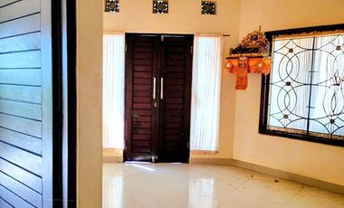 AMR-256.PAS-Y 🏡 Rumah Modern 4 Kamar Tidur Disewakan di Renon – Perumahan One Gate System Dekat Sanur