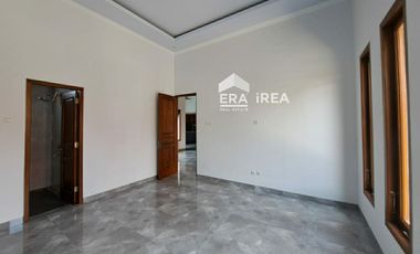 RUMAH DIJUAL DI OGJA DEKAT STADION MANDALA KRIDA