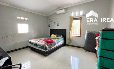 RUMAH DAN RUANG USAHA DIJUAL DI SOLO DEKAT STADION MANAHAN