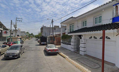 VENTA DE CASA EN LA COLONIA CAZONES EN POZA RICA DE HIDALGO EN VERACRUZ