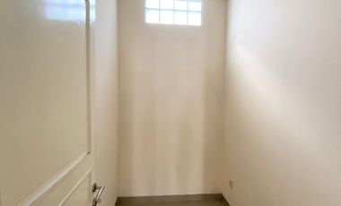 RUMAH BAGUS TENGAH KOTA STRATEGIS COCOK UNTUK USAHA SIAP PAKAI DI CIKAWAO BANDUNG