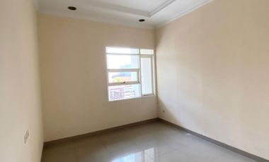 RUMAH BAGUS TENGAH KOTA STRATEGIS COCOK UNTUK USAHA SIAP PAKAI DI CIKAWAO BANDUNG