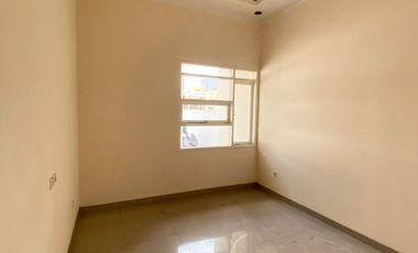 RUMAH BAGUS TENGAH KOTA STRATEGIS COCOK UNTUK USAHA SIAP PAKAI DI CIKAWAO BANDUNG