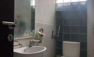 Disewakan Rumah Modern Strategis Uk 21x7,5 4BR Matraman Jakarta Timur