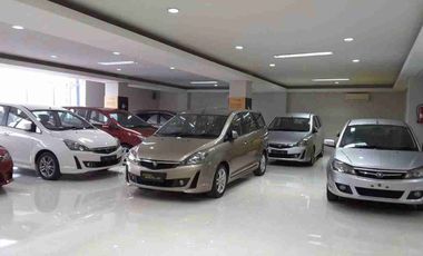 DIsewakan & dijual*Gedung Show Room Include Bengkel berikut peralatan Lift mobil dll & Body Repair Oven