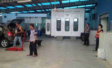 DIsewakan & dijual*Gedung Show Room Include Bengkel berikut peralatan Lift mobil dll & Body Repair Oven