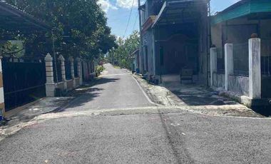 Rumah murah Dua Lantai Tipe 150/130, 1km RSUD, 1/2 km jalan raya, Selogiri wonogiri :