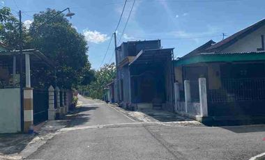 Rumah murah Dua Lantai Tipe 150/130, 1km RSUD, 1/2 km jalan raya, Selogiri wonogiri :