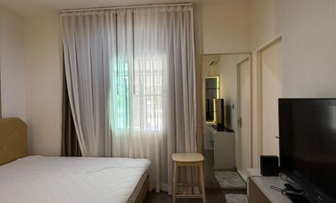 Single House for Sale –  Mantana Motorway-New Krungthep Kretha Corner Plot Facing the Park