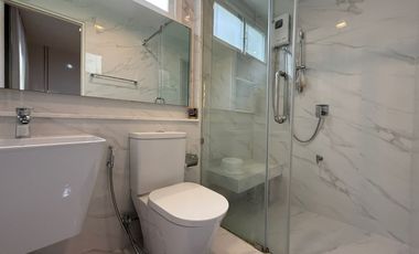 Single House for Sale –  Mantana Motorway-New Krungthep Kretha Corner Plot Facing the Park