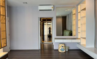 Single House for Sale –  Mantana Motorway-New Krungthep Kretha Corner Plot Facing the Park