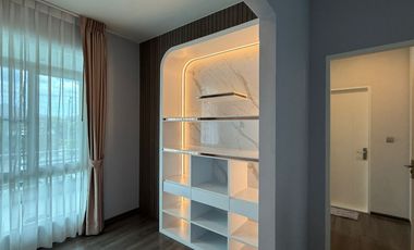 Single House for Sale –  Mantana Motorway-New Krungthep Kretha Corner Plot Facing the Park