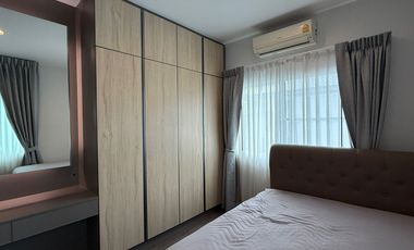 Single House for Sale –  Mantana Motorway-New Krungthep Kretha Corner Plot Facing the Park