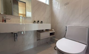 Single House for Sale –  Mantana Motorway-New Krungthep Kretha Corner Plot Facing the Park