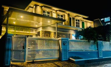 Rumah Mewah Luas Siap Huni di Kawasan Elit Lolong Belanti Padang