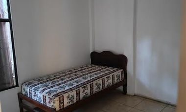 SE VENDE CASA UBICADA EN LA AV. UNIVERSITARIA CERCA DEL ESTADIO