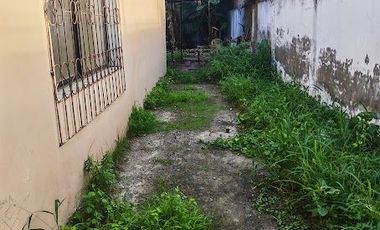 SE VENDE CASA UBICADA EN LA AV. UNIVERSITARIA CERCA DEL ESTADIO