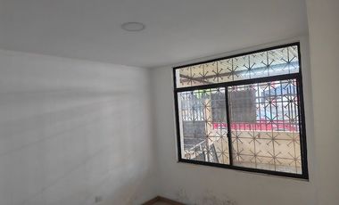 SE VENDE CASA UBICADA EN LA AV. UNIVERSITARIA CERCA DEL ESTADIO