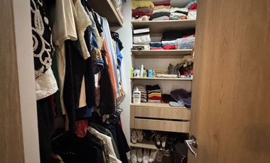 Venta casa Poblado 3 niveles