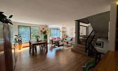 Venta casa Poblado 3 niveles