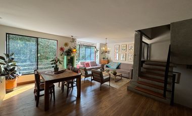 Venta casa Poblado 3 niveles