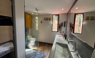 Venta casa Poblado 3 niveles