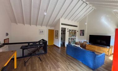 Venta casa Poblado 3 niveles