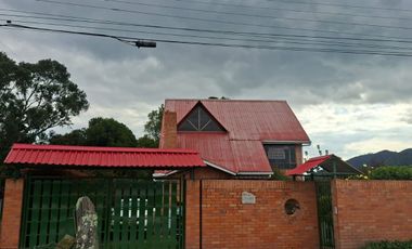 VENTA HERMOSA CASA VIA COTA CUNDINAMARCA COLOMBIA.