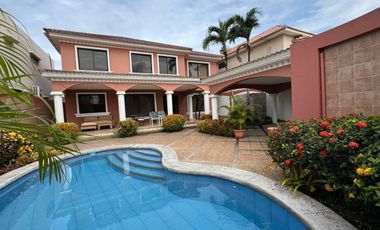 Se alquila casa amoblada 4 habit en Las Riberas • Km 1.5 Vía a Samborondón