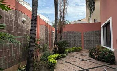 Se alquila casa amoblada 4 habit en Las Riberas • Km 1.5 Vía a Samborondón