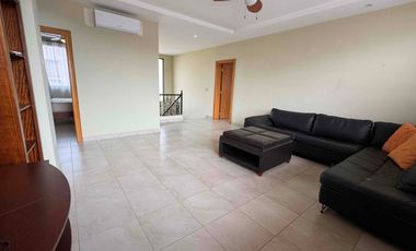 Se alquila casa amoblada 4 habit en Las Riberas • Km 1.5 Vía a Samborondón