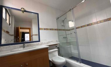 Se alquila casa amoblada 4 habit en Las Riberas • Km 1.5 Vía a Samborondón