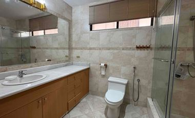 Se alquila casa amoblada 4 habit en Las Riberas • Km 1.5 Vía a Samborondón