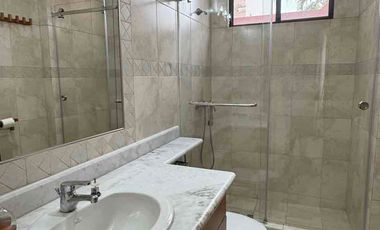 Se alquila casa amoblada 4 habit en Las Riberas • Km 1.5 Vía a Samborondón