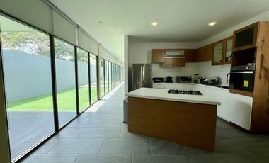 Casa de 1 planta, con alberca, en privada con amenidades.