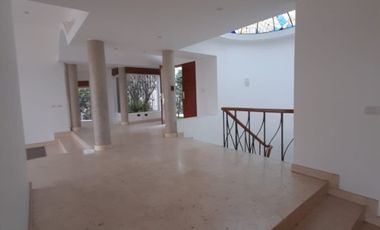 Espectacular casa en alquiler con vista panorámica, piscina y amplios espacios en Las Casuarinas