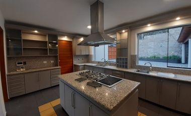 Espectacular casa en alquiler con vista panorámica, piscina y amplios espacios en Las Casuarinas