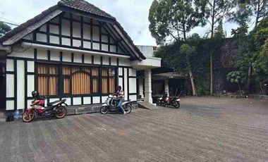 Rumah Ex Resto Cafe Di Kawasan Dago Juanda Bandung
