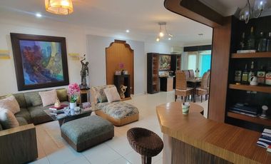 En alquiler casa full amoblada de 5 dormitorios en La Fontana, sector el Tornero, via Samborondon