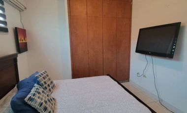 En alquiler casa full amoblada de 5 dormitorios en La Fontana, sector el Tornero, via Samborondon