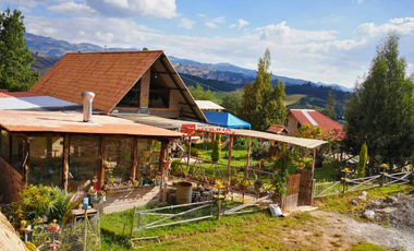 En Venta Casa De Campo DE 1890 m2 en El Sector De Tarqui