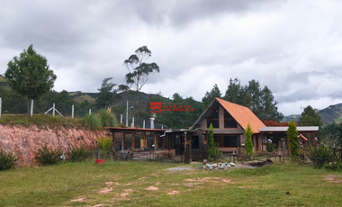 En Venta Casa De Campo DE 1890 m2 en El Sector De Tarqui