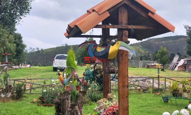 En Venta Casa De Campo DE 1890 m2 en El Sector De Tarqui